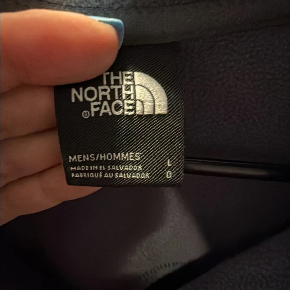 The North Face Men’s Gray Fleece 1/4 Zip - Picture 3 of 3